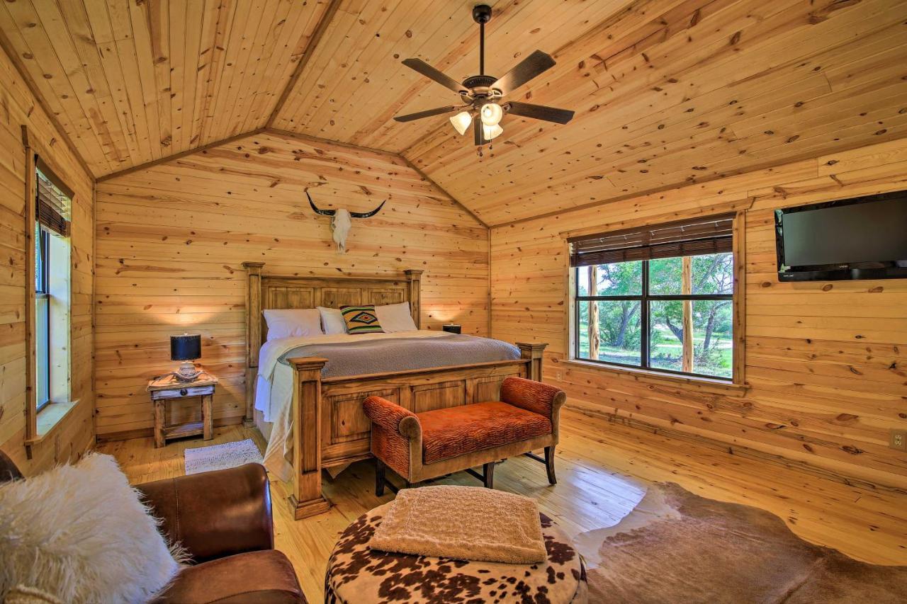 Rustic-Chic Country Cabin - 10 Mi To Main Street! Fredericksburg Eksteriør billede