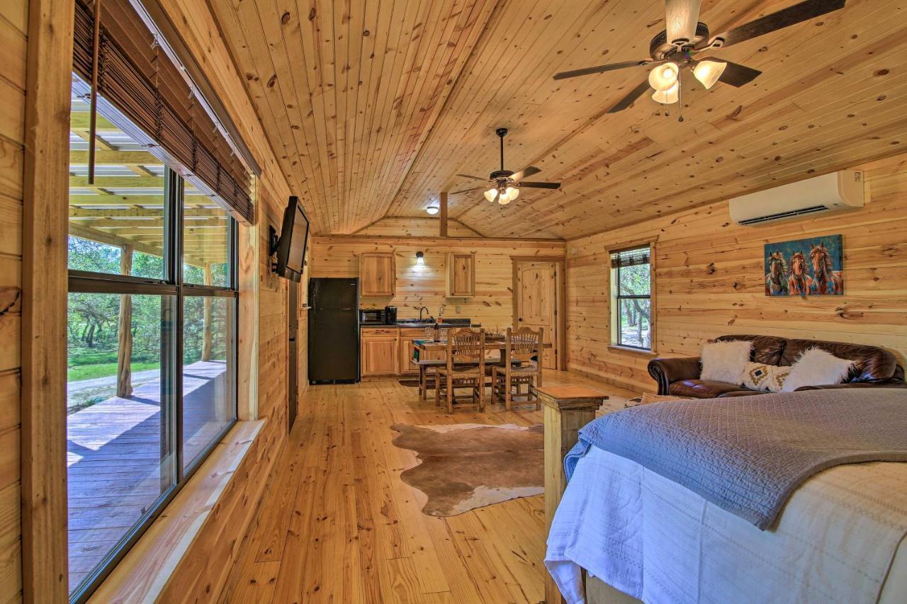 Rustic-Chic Country Cabin - 10 Mi To Main Street! Fredericksburg Eksteriør billede
