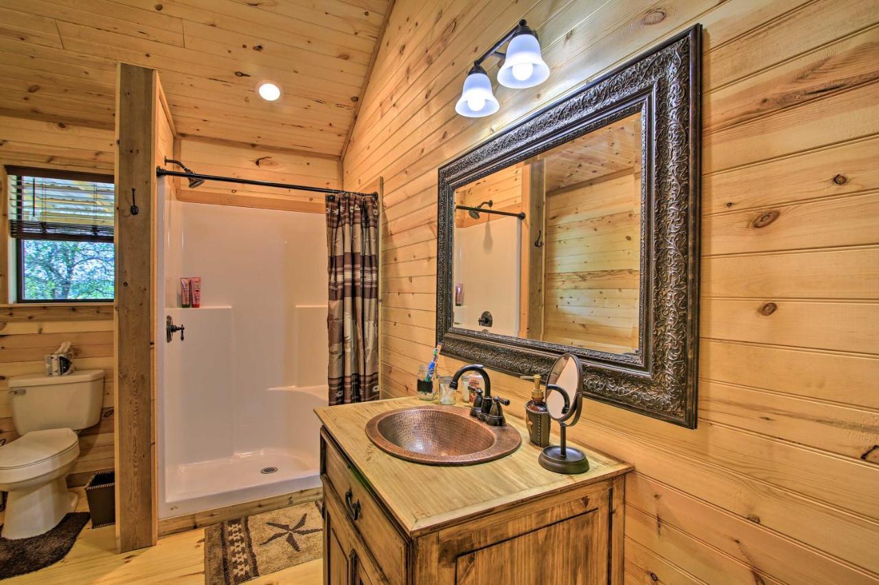 Rustic-Chic Country Cabin - 10 Mi To Main Street! Fredericksburg Eksteriør billede