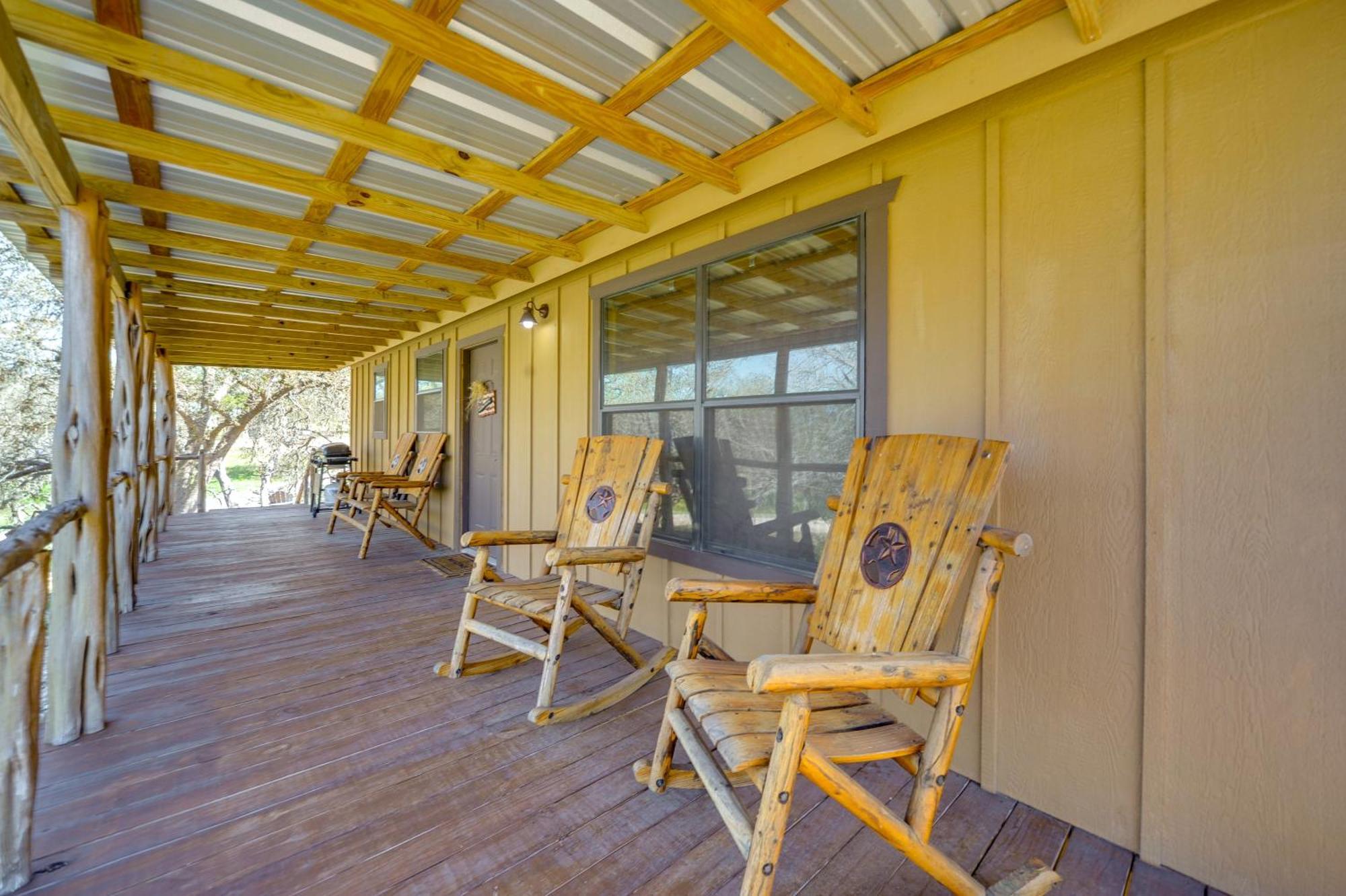 Rustic-Chic Country Cabin - 10 Mi To Main Street! Fredericksburg Eksteriør billede